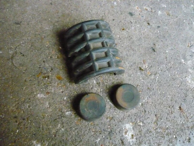 Suzuki TS100 DS100 1978-1981 OEM tanque de combustible gasolina montaje cauchos ojales conjunto 3 Foto 1 de 4