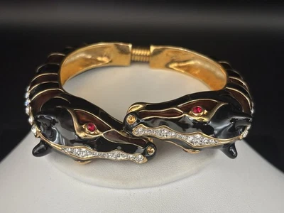 Brazalete Cabeza de Caballo Doble Cristal Esmalte Negro/Marrón Tono Dorado (KJL) De Colección Foto 1 de 4