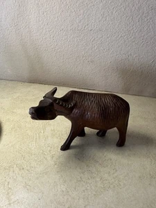 Vintage handgeschnitzte Holz Büffel Ochse Carabao Figur Volkskunst 4 x 2 cm - Bild 1 von 5