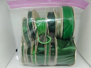 Varios tamaños y materiales carretes de cinta para artesanía costura verde Lote de 12 R08 - Imagen 1 de 2