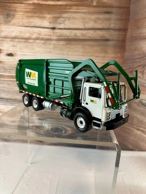 2002 First Gear Inc. WM #206171 压铸前端装载机垃圾车绿色 — 第 1/4 张图片