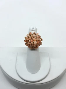 Anello vintage cupola chip corallo tono oro tg 5 regolabile non firmato - Foto 1 di 7