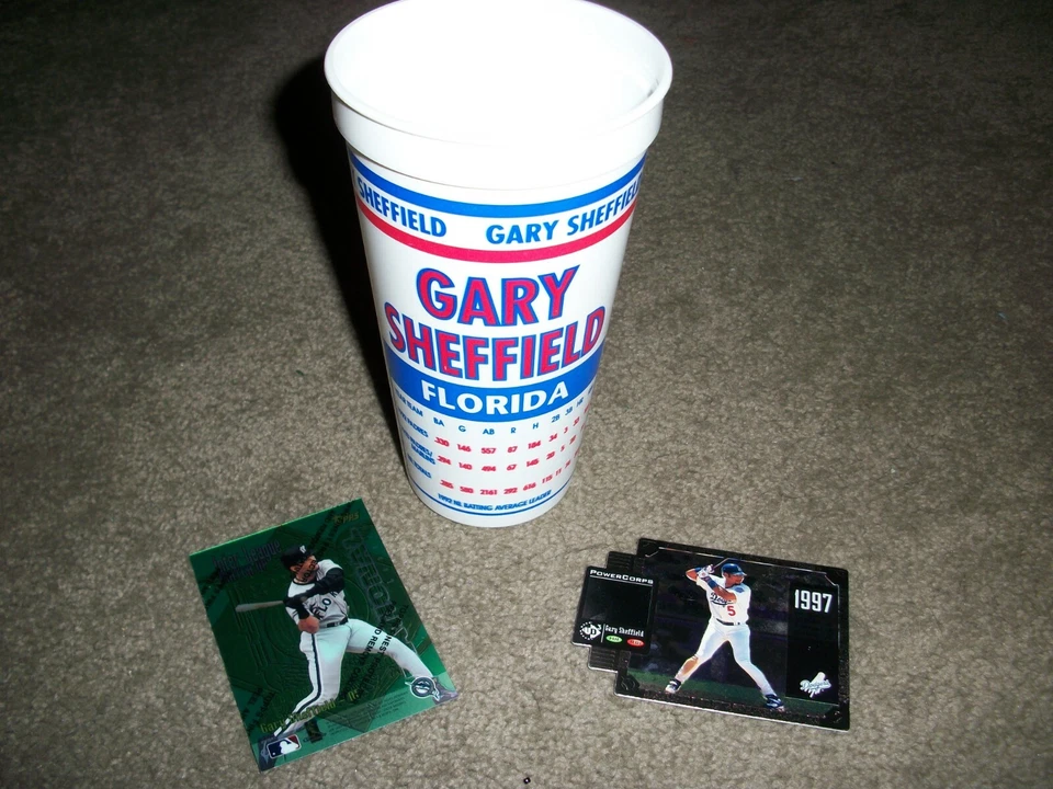 Tarjeta troquelada Gary Sheffield 1998 UD3 PF, 1997 holograma Topps y copa de coleccionistas Foto 1 de 2