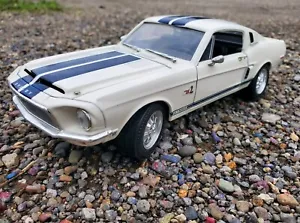 Road Signature 1968 Shelby Cobra GT 500KR 1:18 Scale Diecast Car - Picture 1 of 11