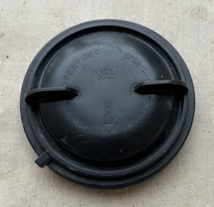 OEM GM 2010-2016 Cadillac SRX Headlight Headlamp Back Cover Lid Seal Bulb Access - Picture 1 of 2