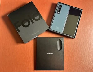 Samsung Galaxy Z Fold4 (256GB) Graygreen plus viele verschiedene Accessoires! - Bild 1 von 14