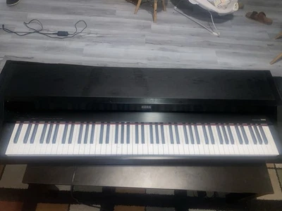 Piano digital Korg C-4000 Concert 4000 88 teclas ponderadas Foto 1 de 4