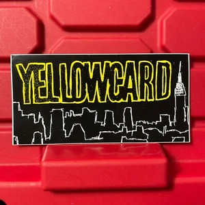 Etiqueta engomada promocional de lanzamiento de álbum debut autotitulado Yellowcard 5 x 2,5 totalmente nueva - Imagen 1 de 2