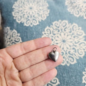 New Dainty Silver Heart Locket Pendant - Picture 1 of 7