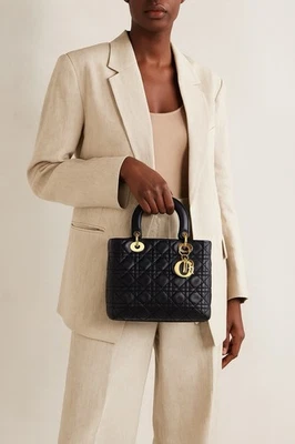 Bolso de hombro DIOR Lady Dior mediano acolchado de cuero negro con detalles dorados Foto 1 de 4