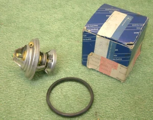 New Genuine Mercedes Benz Coolant Thermostat A6012000115- - For C-Class E-Class - Picture 1 of 4