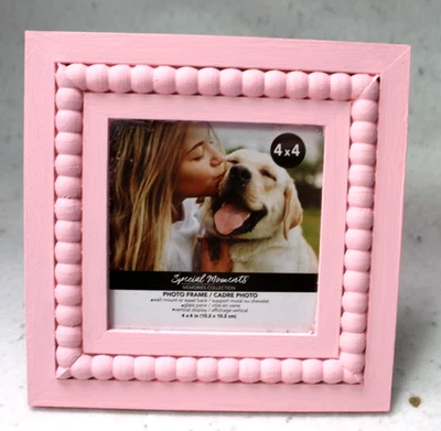 MARCO DE FOTOS DE CUENTAS DE MADERA MOMENTOS ESPECIALES 4" X 4" pintado a mano rosa mate TOTALMENTE NUEVO Foto 1 de 4