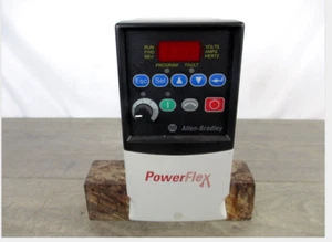Allen Bradley 22A-B1P5N104 Serie A PowerFlex AC Antrieb FNIP getestet - Bild 1 von 10