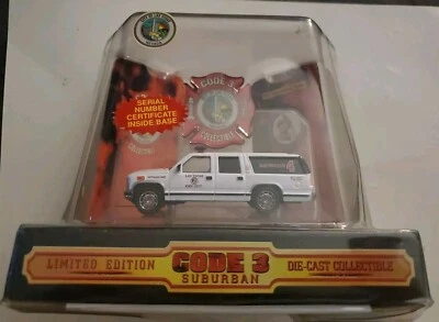 Code 3 Collectibles Las Vegas Fire Dept. Battalion #1 Chevrolet Suburban 12407 - Image 1 of 4