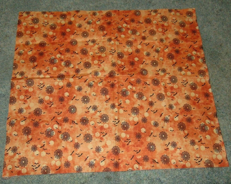 Peça de tecido Halloween morcegos teias de aranha algodão 18 polegadas por 21 polegadas laranja preto - Imagem 1 de 1
