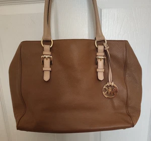 Michael Kors Brown Faux Leather Small Crossbody With Gold Hardware And Bag Charm - Picture 1 of 20