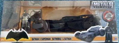 BATMAN V SUPERMAN -BATMOBILE & BATMAN 2017 Jada Die Cast Metals DC COMICS Car - Image 1 of 3