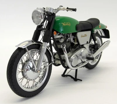 Minichamps 1/12 Scale 122 132000 Norton Commando 750 Fastback 1968 Green - Image 1 of 4