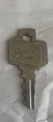 LLAVE SKYWAY MALETA EQUIPAJE A-133 TONO PLATA LOGO REPUESTO VINTAGE  Foto 1 de 3