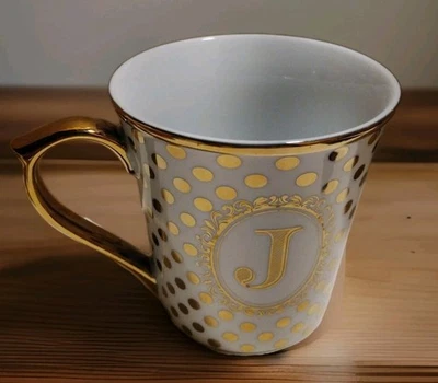 Taza de café calle fresa con monograma "J" 10 lunares dorados Foto 1 de 4
