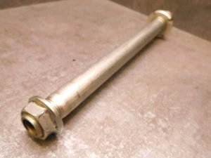 Kawasaki ZX9R SCHWENKARMSPINDEL E1 E2 - Bild 1 von 9