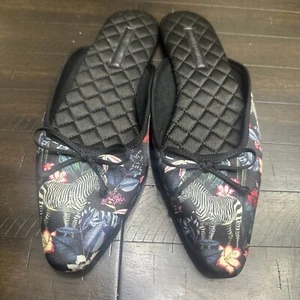 Banana Republic Pointy Toe Flats Slippers zebra Print w Flowers SZ 8/9 M Slip On - Picture 1 of 7