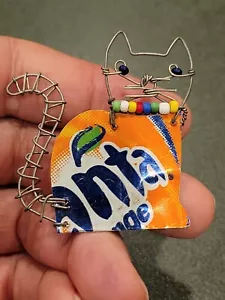 HANDMADE FANTA CAT WIRE BROOCH - Picture 1 of 3