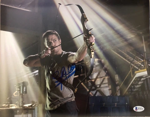 STEPHEN AMELL SIGNED 11X14 PHOTO ARROW OLIVER QUEEN BECKETT BAS AUTOGRAPH AUTO E Cover