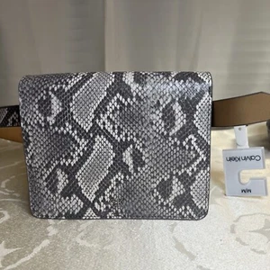 Calvin Klein Belt bag purse Size M snakeskin pattern Embossed Monogram - New - Picture 1 of 10