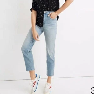 Madewell Classic Straight Jeans in Meadowland Wash, size 27, AJ199, NWT - Picture 1 of 11