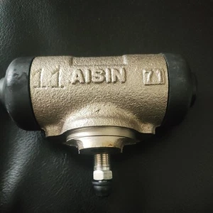 Aisin Rear Wheel Brake Cylinder Left Right For TOYOTA 47550-30100 - Picture 1 of 3