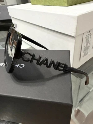 香奈儿太阳镜 — 第 1/4 张图片