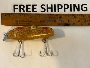 OLDER Vintage ZOLI Detach-O-Lures AWESOME COLOR TACKLE BOX FIND - Picture 1 of 4