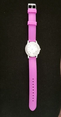 Reloj FMD Tono Plateado FMDWS144 Bisel Cristal Banda Goma Púrpura 6"-7.5" Nuevo Batt Foto 1 de 4