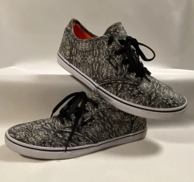 VANS женщин 10 кроссовок коньков туфли черный белый пейсли шнурует вверх низкий верхний плоский - Изображение 1 из 4