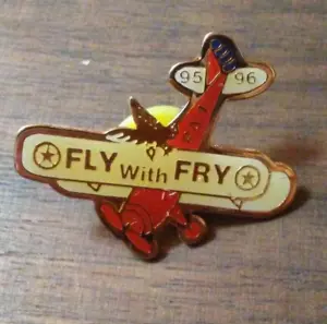 Prendedor de solapa sombrero vintage Fly with Fry Airplane 1995 1996 - Imagen 1 de 2