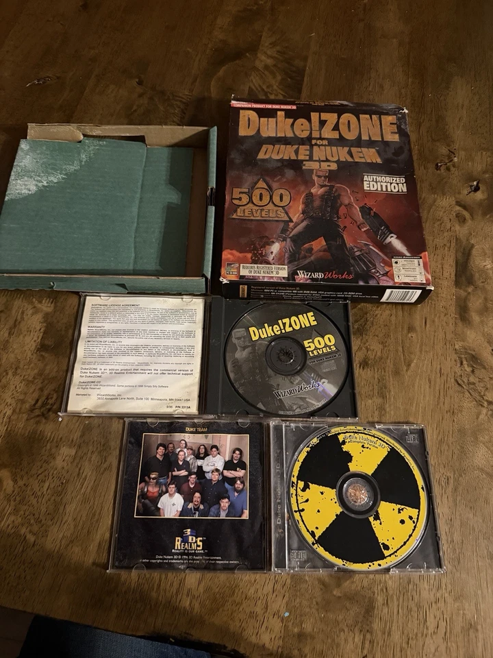 Duke!Zone for Duke Nukem 3D 500 Levels 1996 WizardWorks Complete Box READ DISCRI - Image 1 of 1