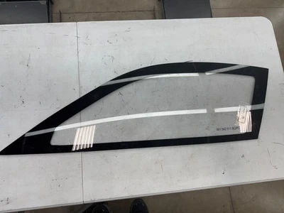 9915425118C Porsche 991 Cup car LH Left door window glass lexan USED Foto 1 de 4