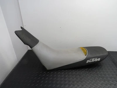 00 KTM 640 LC4 OEM ASIENTO DE FÁBRICA BANDEJA DE ESPUMA ASIENTO COMPLETO 58407140200 Foto 1 de 4