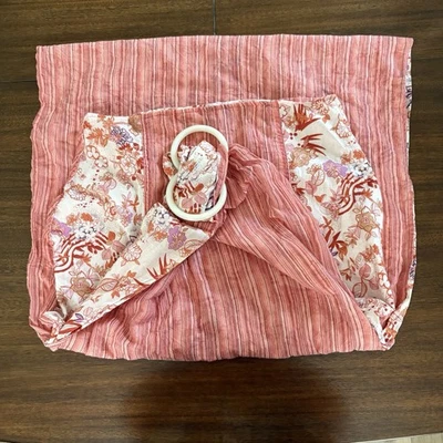 Rockin’ Baby 4 Sujeciones Reversible Floral y Rosa Estampado Rayas Anillo Bebé Eslinga  Foto 1 de 4