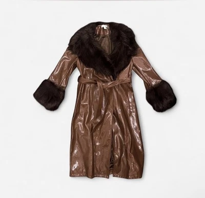 Gabardina de vinilo afgano Penny Lane marrón Top Shop con ribete de piel sintética mediana Foto 1 de 4