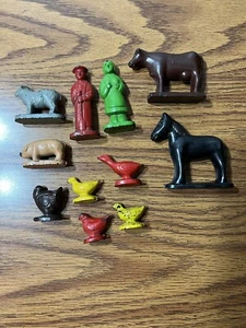 Lot 11 Antique  RUBBER FARM Toys Animals Unsigned Auburn? Farmers - Picture 1 of 9