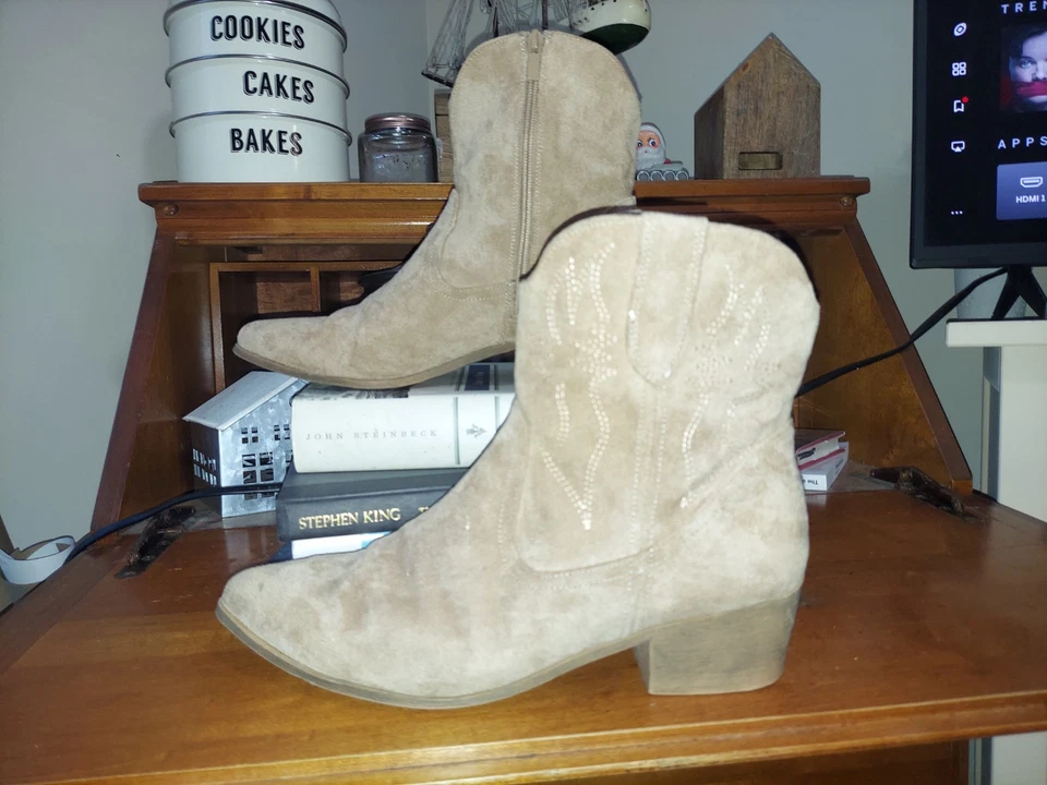 Botas occidentales veganas Olivia & Kate para mujer talla 9,5 beige tostado tacón ancho suaves Foto 1 de 4