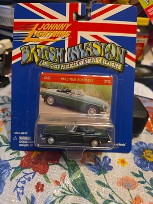 Johnny Lightning - Invasión Británica - 1962 MGB Roadster Verde - Diecast 1:64* Foto 1 de 2