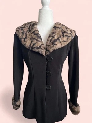 Abrigo/chaqueta blazer Stella estampado de tigre cuello de piel sintética Y2K para mujer talla pequeña Foto 1 de 3