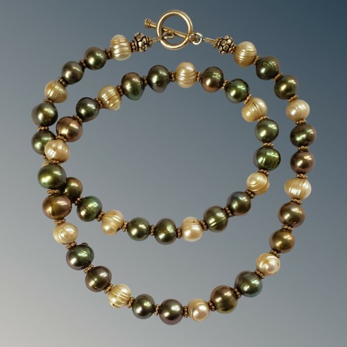 OFF WHITE Collana Vintage Perlate Iridescenti Bianco Off e Verde Oliva Perline 20" Toggle