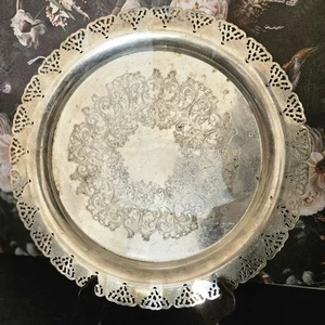 Plato para servir filigrana plateado vintage - Home Decorators Inc. - 12 3/4" - Imagen 1 de 7