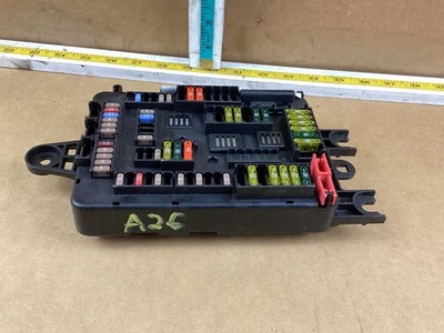 BMW 320i F30 xDrive 2013-2018 2,0 L caja de fusibles trasera caja de distribución de energía OEM Foto 1 de 4