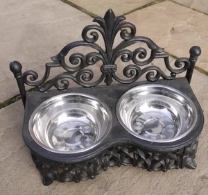 Ornate Heavy Cast Iron Raised Dog or Cat Pet Feeding Dish & Two Metal Food Bowls - Picture 1 of 1