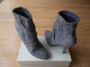 $250 Claudia Ciuti Ankle Boots Booties Gray Suede Heels Platform sz 8 M NEW - Picture 1 of 8